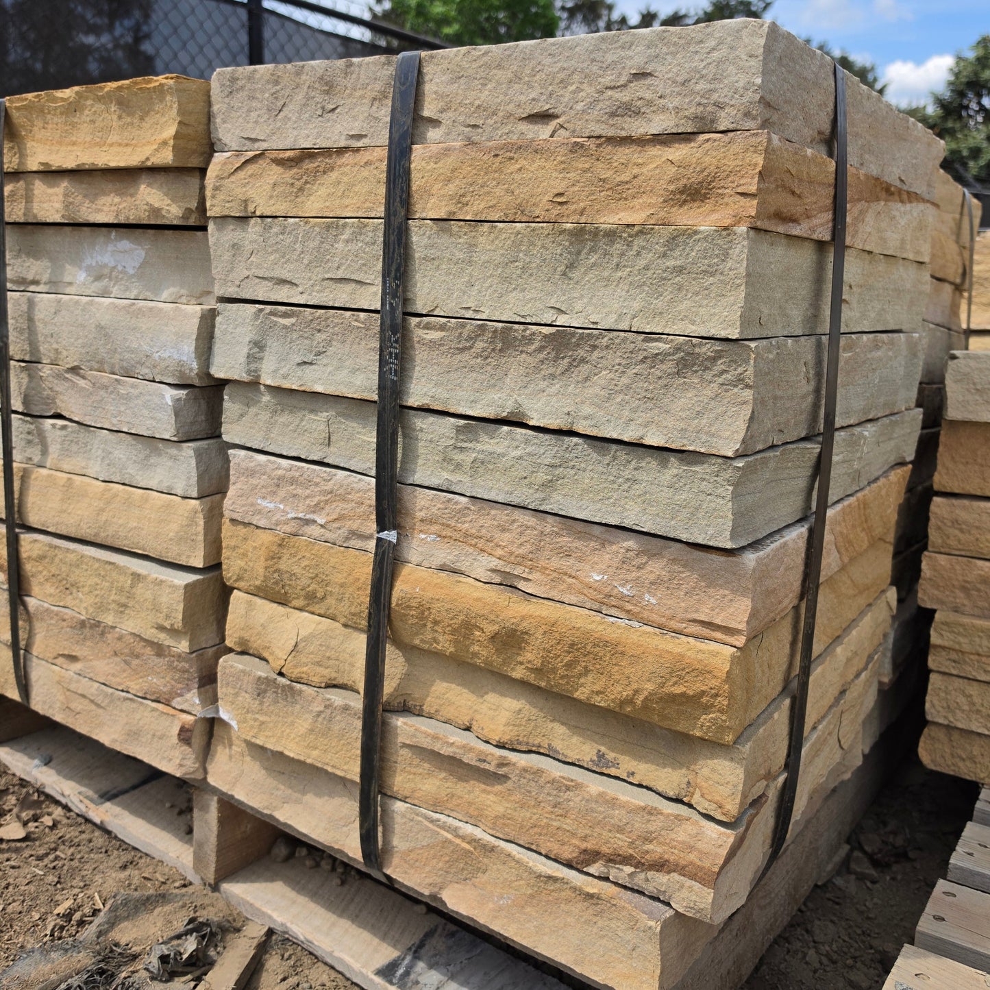 TN Flagstone Cap 18" X 18"
